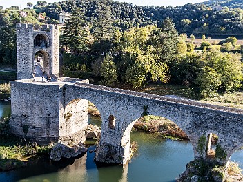 13 Besalu